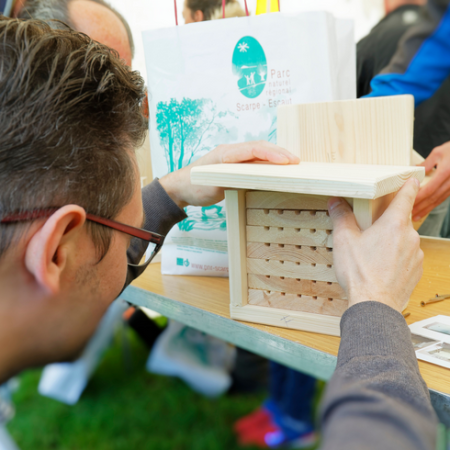 Construisez un gîte pour les abeilles solitaires